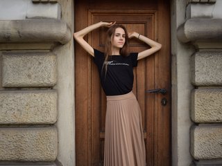 צ'אט וידאו ארוטי KatrisseGlam