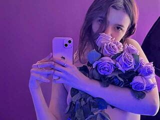 צ'אט וידאו ארוטי Kattitoffy