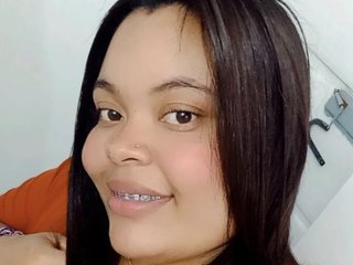 צ'אט וידאו ארוטי KattyEvans