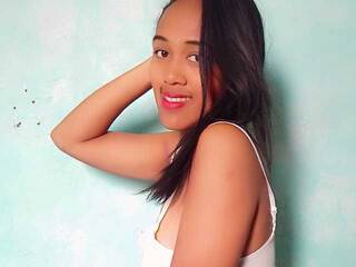 צ'אט וידאו ארוטי Keirah