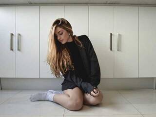 צ'אט וידאו ארוטי KeisyLess