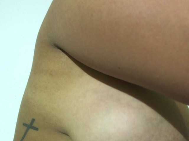 תמונות kellylatinhot bigass bigtits latina ebony tattoo