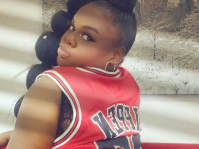 תמונה של הפרופיל kendal-brow