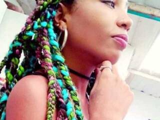 צ'אט וידאו ארוטי KENDALL-SCOTT