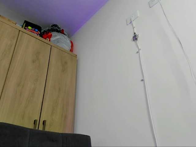 צילומי מסך משודרים Kendall-sexy