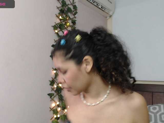 תמונות kendall77curlyhair Hi all! let use my lovense guys! #ebony #latina #natural #smalltits #lovense#hairy