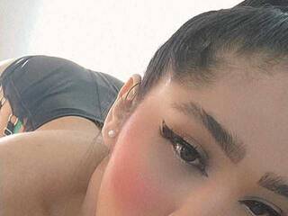 צ'אט וידאו ארוטי KendallBrown