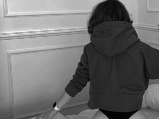 צ'אט וידאו ארוטי khloeferrer