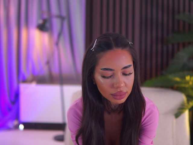 צילומי מסך משודרים KiaraMoreno