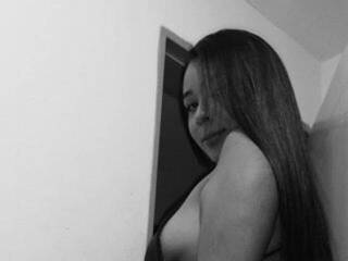 צ'אט וידאו ארוטי kimstonee