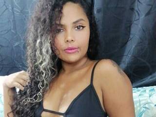 צ'אט וידאו ארוטי Kinari-