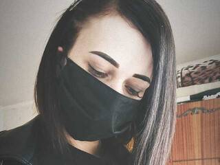 צ'אט וידאו ארוטי KiraFromHell