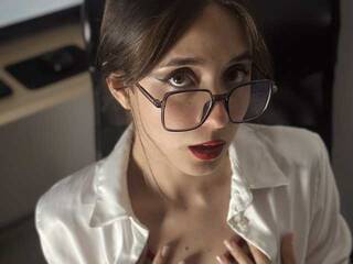 צ'אט וידאו ארוטי kit-katt