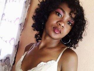 צ'אט וידאו ארוטי kitty-bombe