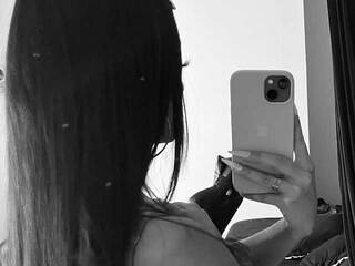 צ'אט וידאו ארוטי kittymonet