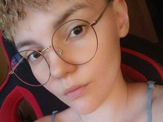 צ'אט וידאו ארוטי Krisfff