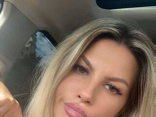 צ'אט וידאו ארוטי KristalJessika