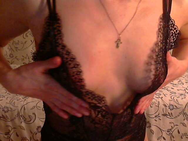 תמונות Kristinne Take off shirt - 100, show tits - 150, all naked - private.
