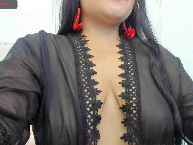 תמונות Lakshmi- hello, celhana calls me welcome to my room, sit down and enjoy with me #assbig #squirt #dp #blow job #pussy #cute