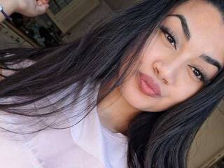 צ'אט וידאו ארוטי LaraHunt