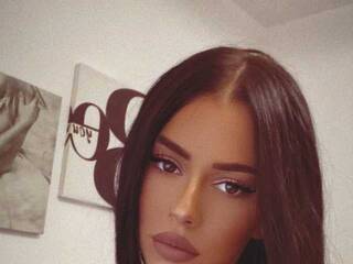 צ'אט וידאו ארוטי LaraShaw