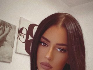 צ'אט וידאו ארוטי LaraShaw