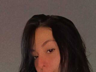 צ'אט וידאו ארוטי LATINSEXDOLL