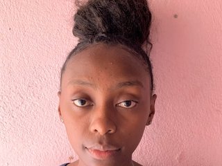 צ'אט וידאו ארוטי LatishaForYou