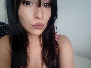 צ'אט וידאו ארוטי Laur-ass