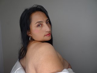צ'אט וידאו ארוטי LauraYoselin