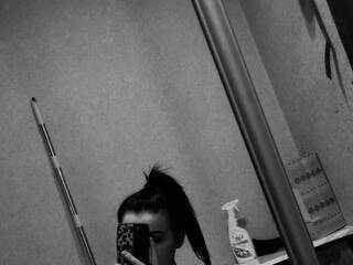 צ'אט וידאו ארוטי Laurie-Mindy