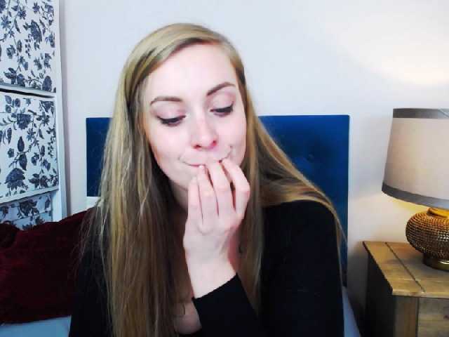 צילומי מסך משודרים LeahGoldHair