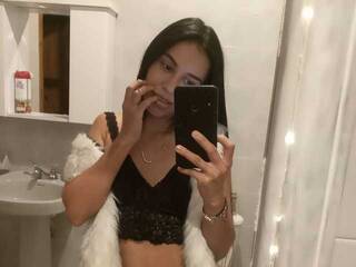 צ'אט וידאו ארוטי LeaSmiith