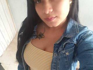 צ'אט וידאו ארוטי LenaBakeer