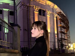 צ'אט וידאו ארוטי LesaClouthier