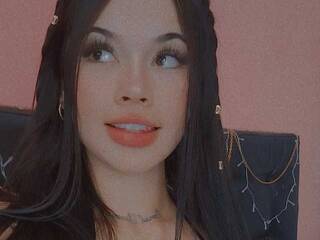 צ'אט וידאו ארוטי Lili-James