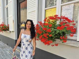 צ'אט וידאו ארוטי Liliana99