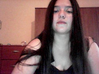 תמונות Lilith2000 show tits 5tk, show ass 10 tk, show naked body 15 tk, open yo ur camera for 30 tk no tokens no show