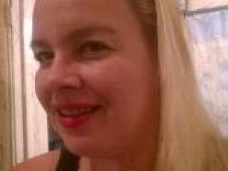 צ'אט וידאו ארוטי liloukiss