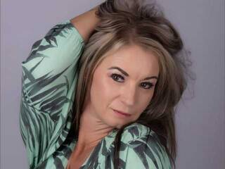 צ'אט וידאו ארוטי Lionessss