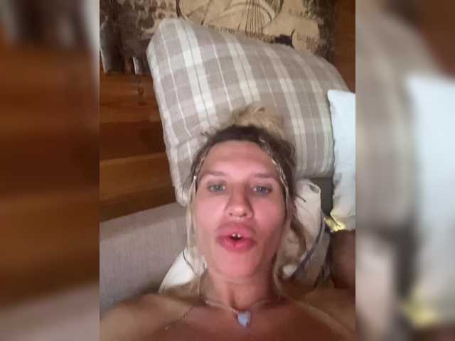 צילומי מסך משודרים LisaAlisa032