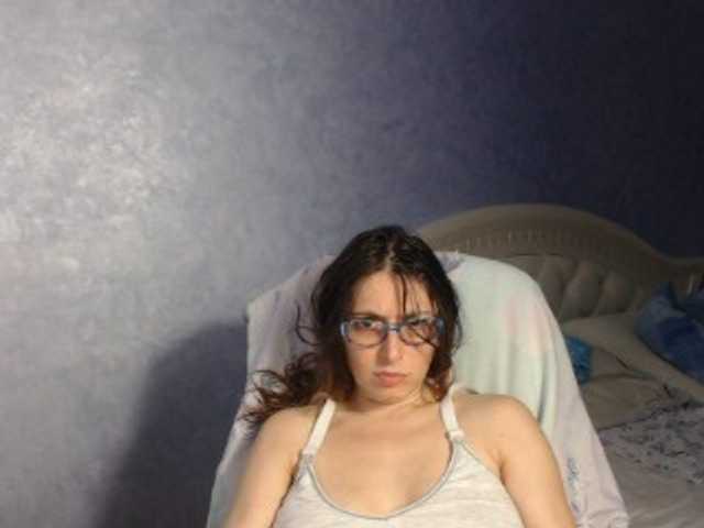 תמונות LisaSweet23 hi boys welcome to my room to chat and for hot body to see naked in private))