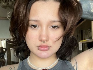 צ'אט וידאו ארוטי littlewetgirl