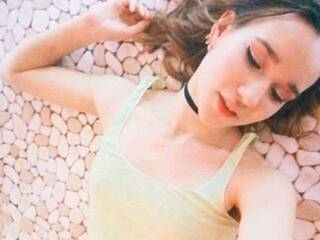 צ'אט וידאו ארוטי LitttleBitch