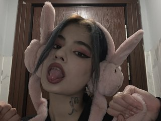 צ'אט וידאו ארוטי liya_monster