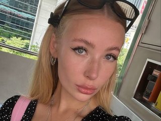 צ'אט וידאו ארוטי lizzyMeoww