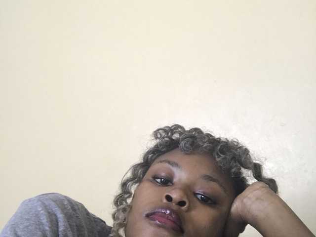 תמונה של הפרופיל LolaMyst