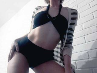 צ'אט וידאו ארוטי LonelyKira