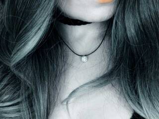 צ'אט וידאו ארוטי 1Girl-1Fist