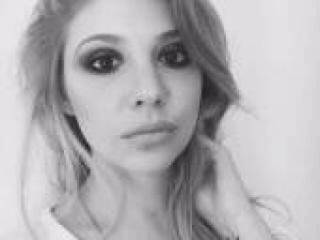 צ'אט וידאו ארוטי lovebruin33